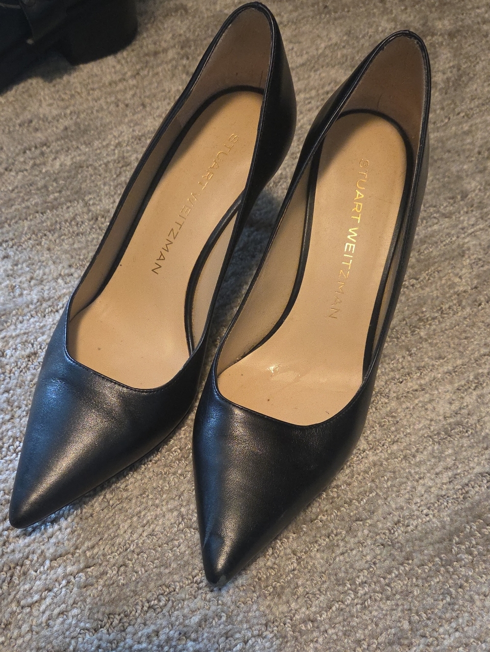 Stuart Weitzman Black Pointed Leather Pumps - Classic Heel